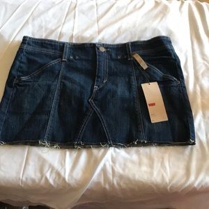Levi’s Denim skirt!